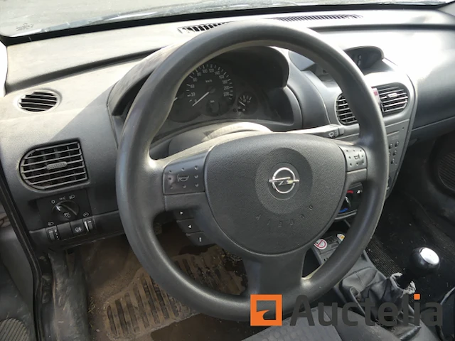 Opel corsa auto - afbeelding 14 van  19