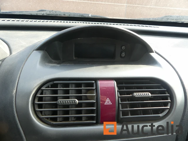 Opel corsa auto - afbeelding 17 van  19