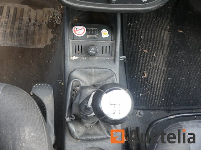 Opel corsa auto - afbeelding 18 van  19