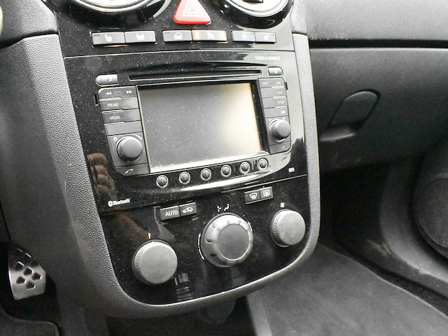 Opel corsa opc - afbeelding 8 van  27