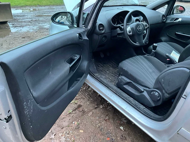 Opel corsa personenauto - afbeelding 14 van  28