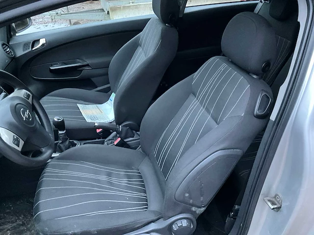 Opel corsa personenauto - afbeelding 16 van  28