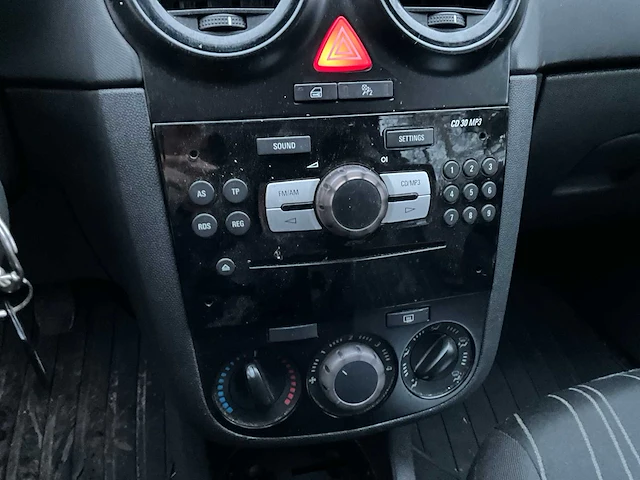 Opel corsa personenauto - afbeelding 20 van  28