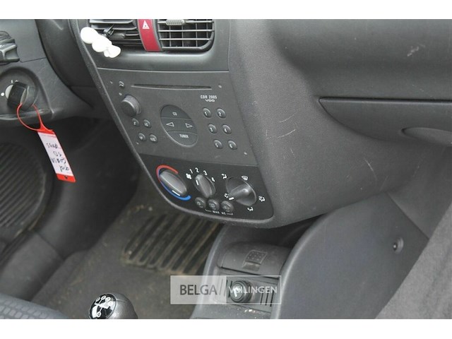 Opel corsa - afbeelding 21 van  24