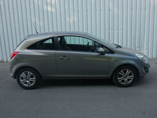 Opel corsa - afbeelding 12 van  19