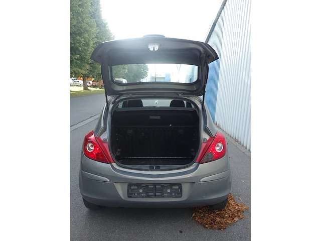Opel corsa - afbeelding 16 van  19