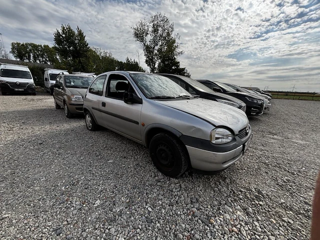 Opel corsa - afbeelding 11 van  17