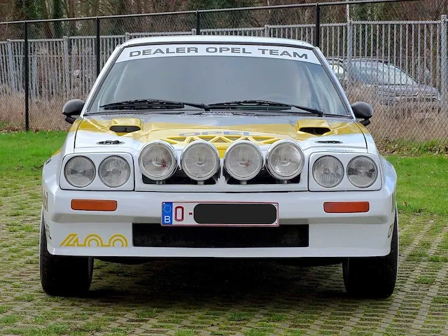 Opel manta '400-hommage' - afbeelding 42 van  45