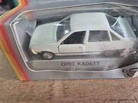 Opel, porsche en racewagen - afbeelding 2 van  3