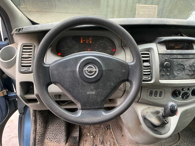 Opel vivaro 1.9 cdti van uit 2006 - afbeelding 18 van  43