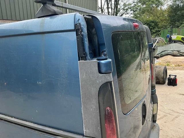Opel vivaro 1.9 cdti van uit 2006 - afbeelding 33 van  43