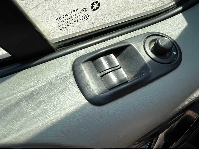 Opel vivaro 2.5 cdti airco - afbeelding 2 van  21