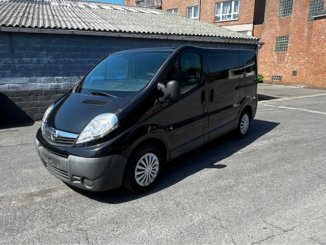 Opel vivaro 2.5 cdti airco - afbeelding 1 van  21