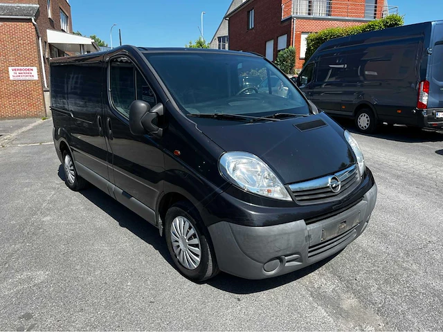 Opel vivaro 2.5 cdti airco - afbeelding 12 van  21
