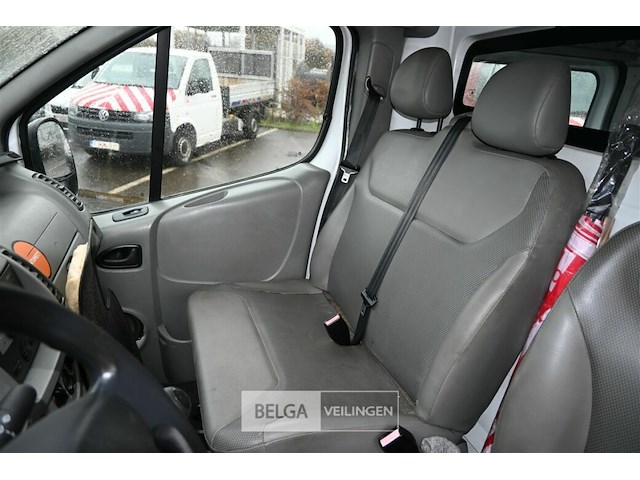 Opel vivaro lichte vrachtwagen - afbeelding 2 van  26