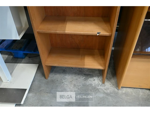 Open houten kast - afbeelding 4 van  4