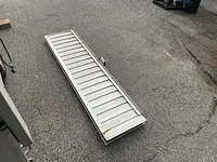 Opklapbare aluminium oprijramp - afbeelding 1 van  2