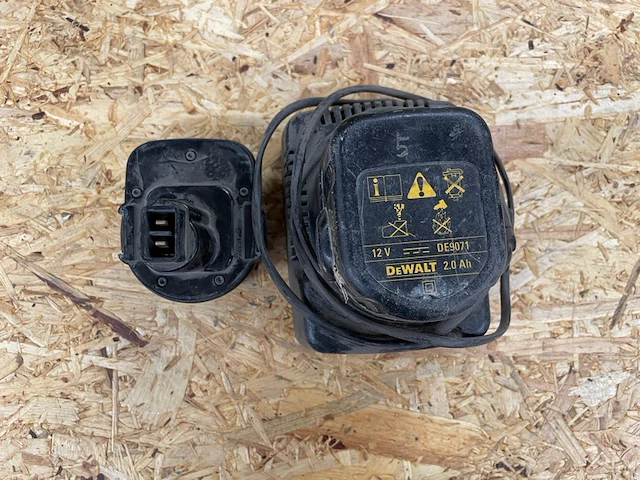 Oplaadstation, 2 batterijen dewalt - afbeelding 1 van  3