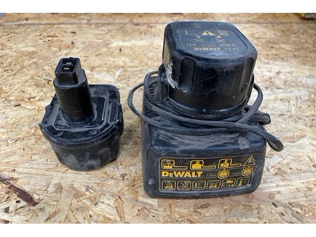 Oplaadstation, 2 batterijen dewalt - afbeelding 2 van  3