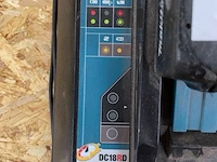 Oplaadstation makita en 2 batterijen - afbeelding 2 van  4