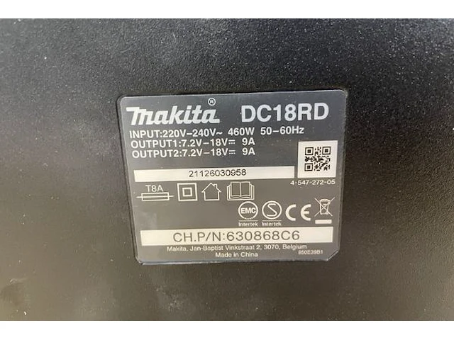 Oplaadstation makita en 2 batterijen - afbeelding 4 van  4