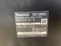 Oplaadstation makita en 2 batterijen - afbeelding 4 van  4