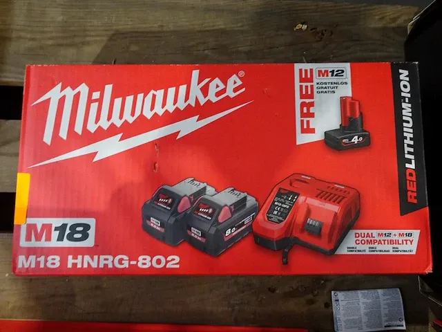 Oplader milwaukee - afbeelding 1 van  2