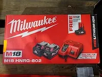 Oplader milwaukee - afbeelding 1 van  2