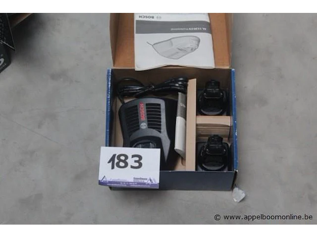 Oplader plus 2 batterijen bosch, al 1130 cv - afbeelding 1 van  3