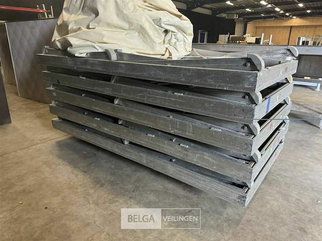 Opplooibaar podium 5 stuks ± 200x100x100 - afbeelding 3 van  3