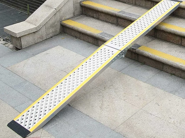 Oprijplaat - 200cm - lichtgewicht aluminium - afbeelding 1 van  8