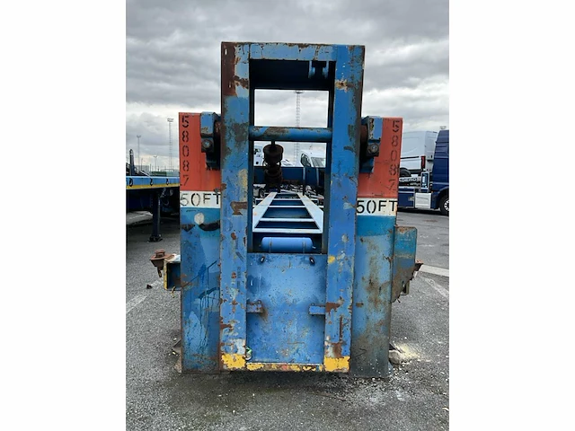 Optrek containerchassis voor onderdelen - afbeelding 7 van  14