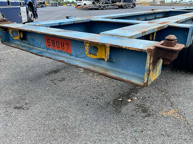 Optrek containerchassis voor onderdelen - afbeelding 14 van  14