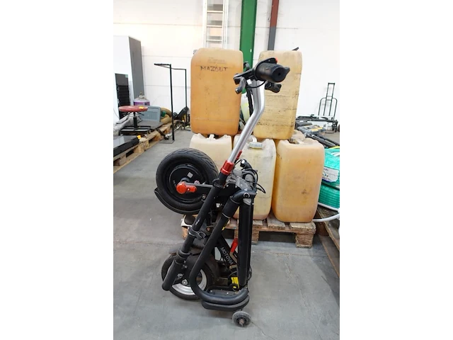 Opvoubaar elek step motovia - afbeelding 1 van  4