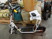 Opvoubaar elek step motovia - afbeelding 1 van  4