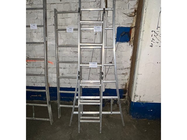 Opvouwbare ladder - afbeelding 1 van  3