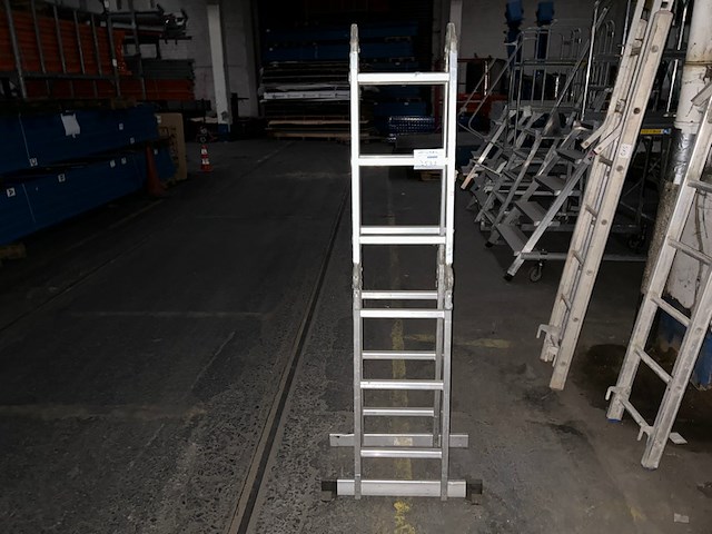 Opvouwbare ladder - afbeelding 1 van  3