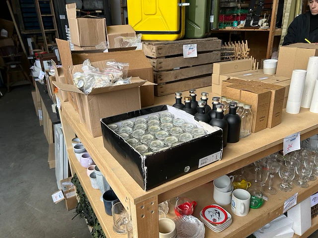 Opvulbare flesjes en potjes - afbeelding 1 van  4