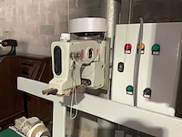 Opzakmachine met weegbunker - afbeelding 9 van  10