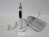 Oral-b io 10s white elektrische tandenborstel - afbeelding 1 van  3