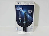 Oral-b io 5s black elektrische tandenborstel - afbeelding 3 van  3