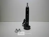 Oral-b io serie 9 black onyx elektrische tandenborstel - afbeelding 2 van  3