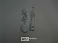 Oral-b pro 3-3700 white elektrische tandenborstel - afbeelding 1 van  1