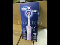 Oral b pro vitality lila paarse elektrische tandenborstel - afbeelding 1 van  2
