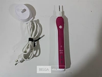 Oral-b smart 4900 pink elektrische tandenborstel - afbeelding 2 van  2