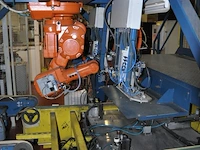 Orange small robot abb - afbeelding 6 van  6
