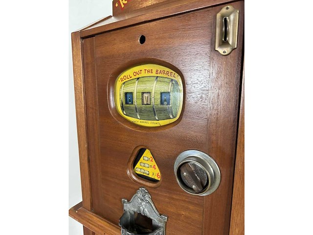 Original machine manufacturers - 1940 - roll out the barrel - slotmachine - afbeelding 8 van  13