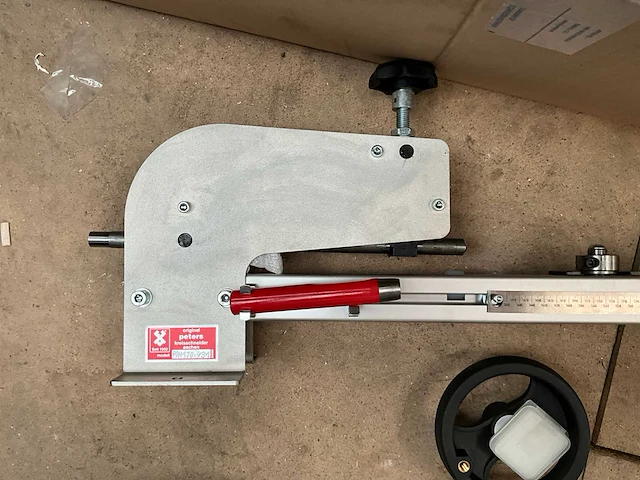Original peters manuele isolatiesnijmachine - afbeelding 2 van  8