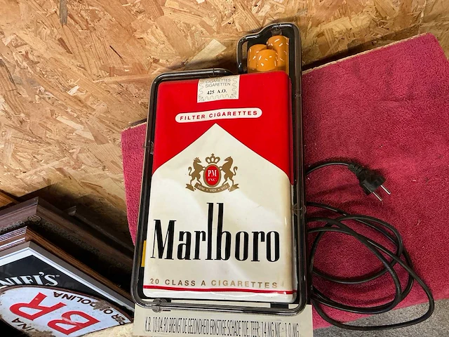 Originele marlboro neon lichtreclame - afbeelding 5 van  5
