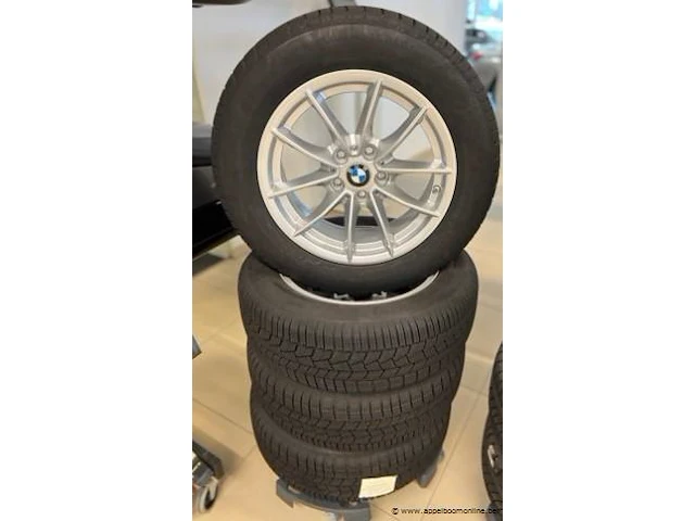 Originele nieuwe bmw alu velgenset 16'' model v-spaak 390, voor bmw 3-reeks (vorig model f30-f31), met winterbanden, bandenmaat 205/60r16 92h - afbeelding 1 van  4